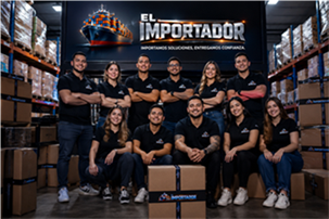 Equipo de El Importador Colombia en la bodega